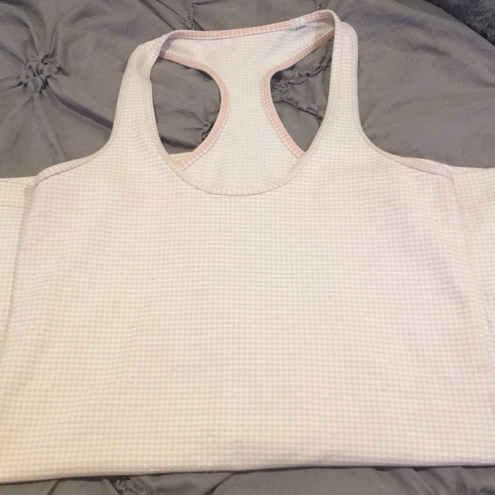 Lululemon checkered workout top!